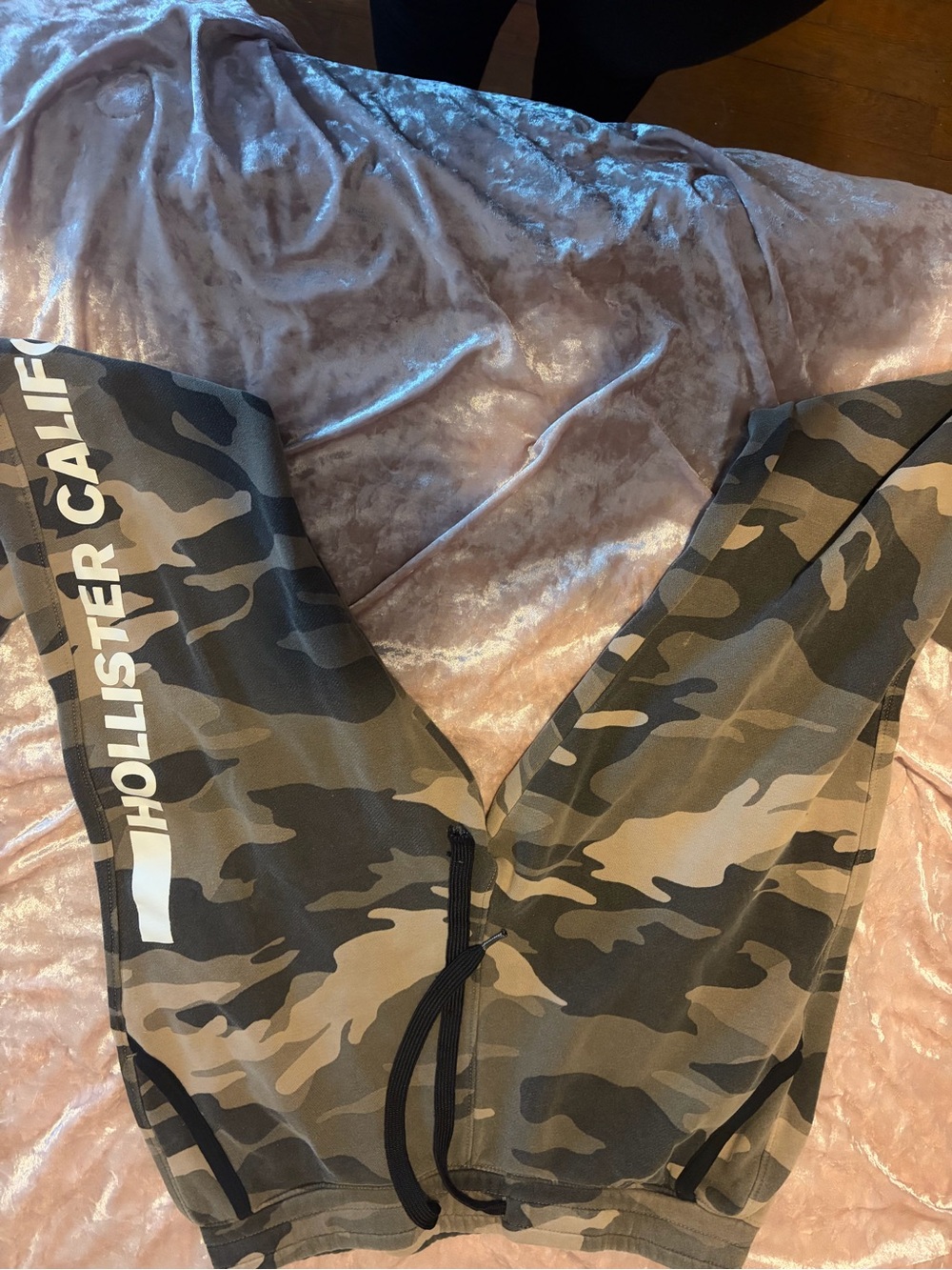 Hollister Beige and Olive Camo Fleece-Lined Joggers
